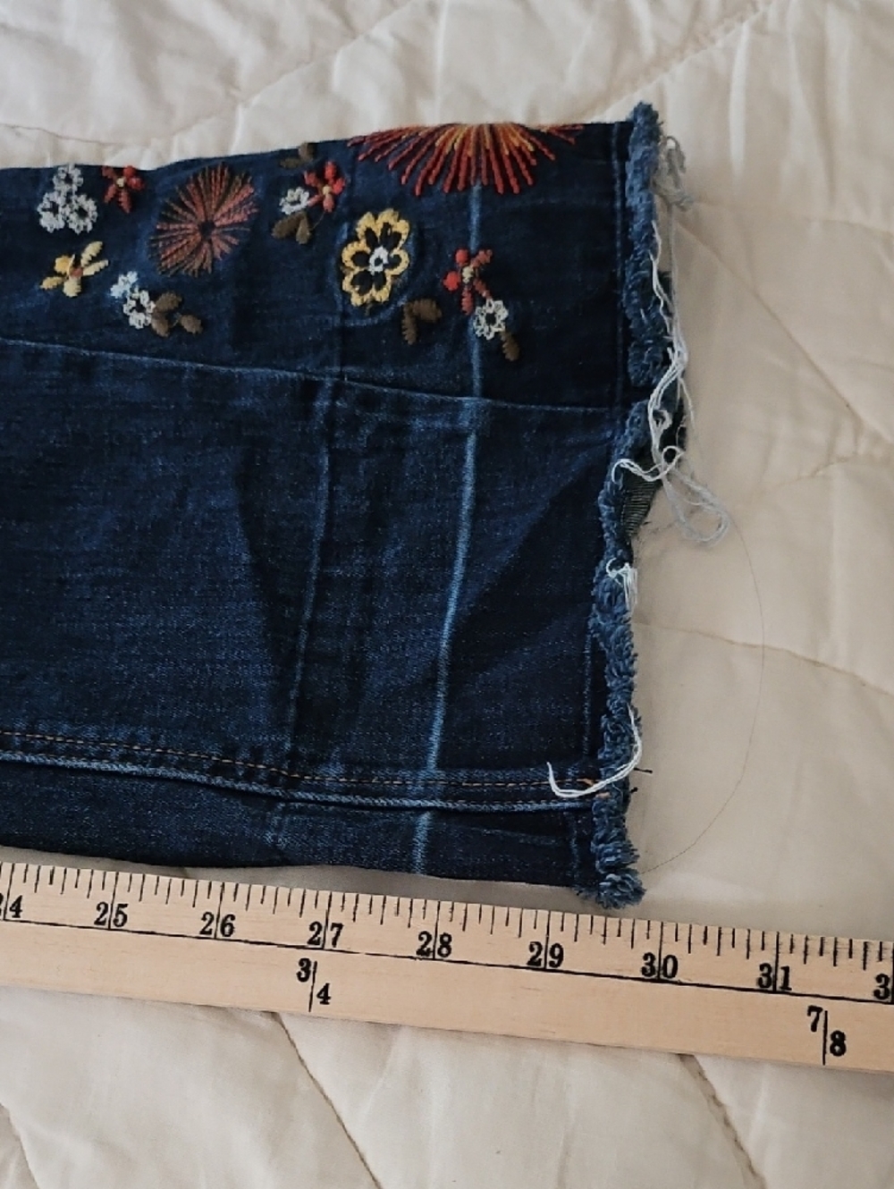 Ashley Mason Mid-Rise  Floral Embroidered Bootcut Jeans- Size 7 - Picture 7 of 10
